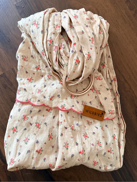 WildBird Other - WildBird Cream Floral Ring Sling with Pink Trim